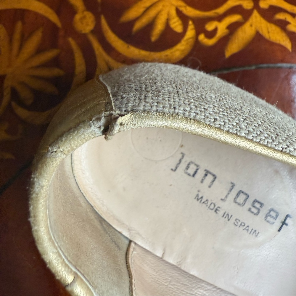 Jon Josef Gatsby Emblem Tan Linen Embroidered Flat Loafer Size 9 MSRP $195 - Picture 3 of 10